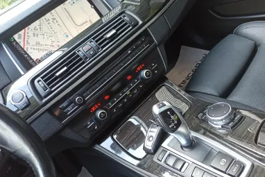 BMW 530d xDrive (Automata) Luxury Black Sapphire +Vezetett Szervizkönyv +Gyönyörű állapot +3X-s GARANCIA !!
