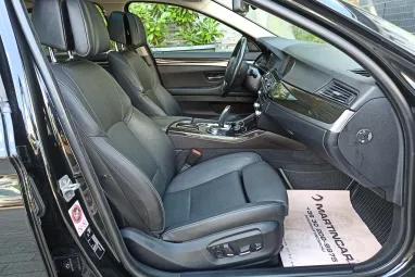 BMW 530d xDrive (Automata) Luxury Black Sapphire +Vezetett Szervizkönyv +Gyönyörű állapot +3X-s GARANCIA !!