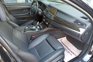 BMW 530d xDrive (Automata) Luxury Black Sapphire +Vezetett Szervizkönyv +Gyönyörű állapot +3X-s GARANCIA !!
