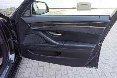 BMW 530d xDrive (Automata) Luxury Black Sapphire +Vezetett Szervizkönyv +Gyönyörű állapot +3X-s GARANCIA !!