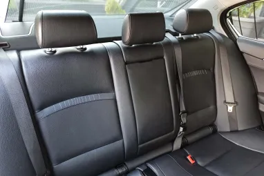 BMW 530d xDrive (Automata) Luxury Black Sapphire +Vezetett Szervizkönyv +Gyönyörű állapot +3X-s GARANCIA !!