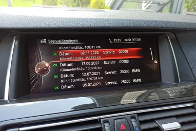 BMW 530d xDrive (Automata) Luxury Black Sapphire +Vezetett Szervizkönyv +Gyönyörű állapot +3X-s GARANCIA !!