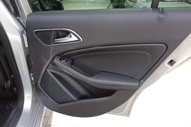 MERCEDES-BENZ A 180 CDI (BlueEFFICIENCY) 7G-DCT Polar Silver +Eredeti Magyar Autó +Keveset futott +3X-s GARANCIA !!