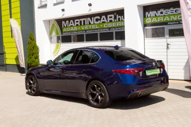 ALFA ROMEO GIULIA 2.2 D Super (Automata) Deep Blue Metallic +QV felnik +Eredeti Magyar Autó +Friss Műszaki +3X-s GARANCIA !!