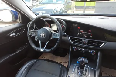 ALFA ROMEO GIULIA 2.2 D Super (Automata) Deep Blue Metallic +QV felnik +Eredeti Magyar Autó +Friss Műszaki +3X-s GARANCIA !!