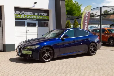 ALFA ROMEO GIULIA 2.2 D Super (Automata) Deep Blue Metallic +QV felnik +Eredeti Magyar Autó +Friss Műszaki +3X-s GARANCIA !!