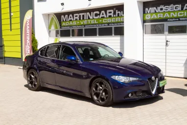ALFA ROMEO GIULIA 2.2 D Super (Automata) Deep Blue Metallic +QV felnik +Eredeti Magyar Autó +Friss Műszaki +3X-s GARANCIA !!