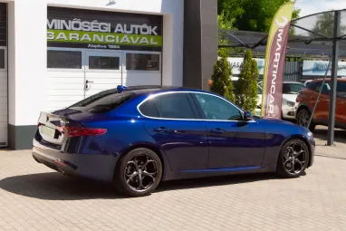 ALFA ROMEO GIULIA 2.2 D Super (Automata) Deep Blue Metallic +QV felnik +Eredeti Magyar Autó +Friss Műszaki +3X-s GARANCIA !!