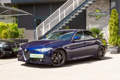 ALFA ROMEO GIULIA 2.2 D Super (Automata) Deep Blue Metallic +QV felnik +Eredeti Magyar Autó +Friss Műszaki +3X-s GARANCIA !!
