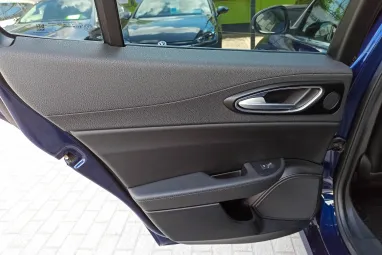 ALFA ROMEO GIULIA 2.2 D Super (Automata) Deep Blue Metallic +QV felnik +Eredeti Magyar Autó +Friss Műszaki +3X-s GARANCIA !!