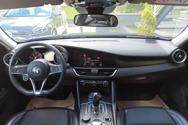 ALFA ROMEO GIULIA 2.2 D Super (Automata) Deep Blue Metallic +QV felnik +Eredeti Magyar Autó +Friss Műszaki +3X-s GARANCIA !!
