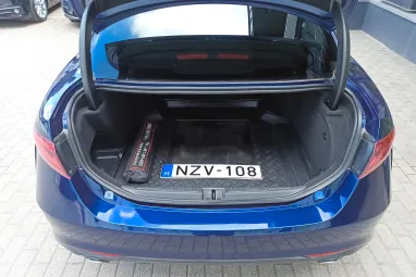ALFA ROMEO GIULIA 2.2 D Super (Automata) Deep Blue Metallic +QV felnik +Eredeti Magyar Autó +Friss Műszaki +3X-s GARANCIA !!