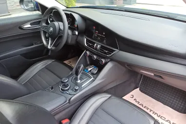ALFA ROMEO GIULIA 2.2 D Super (Automata) Deep Blue Metallic +QV felnik +Eredeti Magyar Autó +Friss Műszaki +3X-s GARANCIA !!