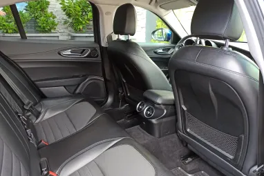 ALFA ROMEO GIULIA 2.2 D Super (Automata) Deep Blue Metallic +QV felnik +Eredeti Magyar Autó +Friss Műszaki +3X-s GARANCIA !!
