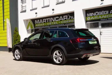 OPEL INSIGNIA Sports Tourer 2.0 CDTI Cosmo Start Stop CROSS COUNTRY Carbon Flash +Friss Műszaki +Full Szervíz +3X-s GARANCIA !!