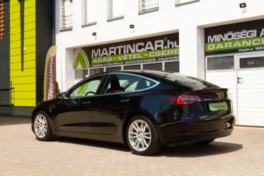 TESLA MODEL 3 Standard Range Plus Aut Eclipse Black +1.Tulajdonos +Gyári Garanciális +Sérülésmentes +3X-s GARANCIA !!