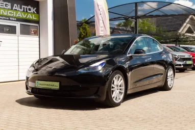 TESLA MODEL 3 Standard Range Plus Aut Eclipse Black +1.Tulajdonos +Gyári Garanciális +Sérülésmentes +3X-s GARANCIA !!