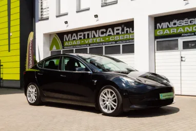 TESLA MODEL 3 Standard Range Plus Aut Eclipse Black +1.Tulajdonos +Gyári Garanciális +Sérülésmentes +3X-s GARANCIA !!
