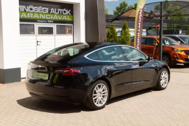 TESLA MODEL 3 Standard Range Plus Aut Eclipse Black +1.Tulajdonos +Gyári Garanciális +Sérülésmentes +3X-s GARANCIA !!