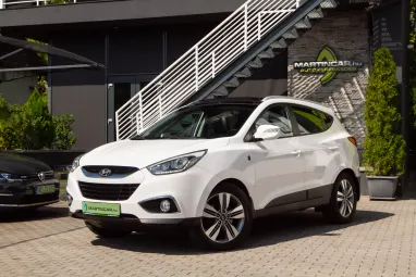 HYUNDAI IX35 2.0 CRDi HP Premium 4WD (Automata) Ceramy White +Első Tulajdonostól +Friss Műszaki +Panorama +3X-s GARANCIA !!