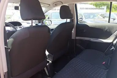 TOYOTA YARIS 1.3 Terra Blue Metallic +Első Tulajdonostól +Klíma +Keveset futott +3X-s GARANCIA !!