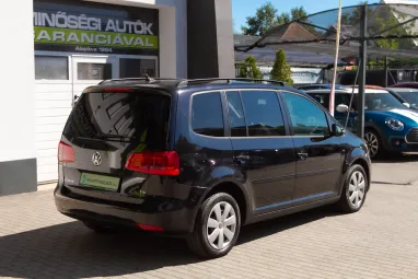 VOLKSWAGEN TOURAN 1.6 CR TDI Comfortline [7 személy] Deep Black Pearl +Első Tulajdonostól +Stabil műszaki állapot +3X-s GARANCIA !!