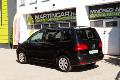 VOLKSWAGEN TOURAN 1.6 CR TDI Comfortline [7 személy] Deep Black Pearl +Első Tulajdonostól +Stabil műszaki állapot +3X-s GARANCIA !!