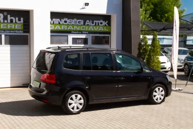 VOLKSWAGEN TOURAN 1.6 CR TDI Comfortline [7 személy] Deep Black Pearl +Első Tulajdonostól +Stabil műszaki állapot +3X-s GARANCIA !!