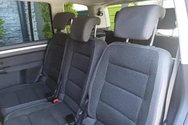 VOLKSWAGEN TOURAN 1.6 CR TDI Comfortline [7 személy] Deep Black Pearl +Első Tulajdonostól +Stabil műszaki állapot +3X-s GARANCIA !!