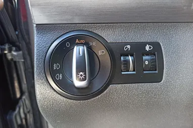 VOLKSWAGEN TOURAN 1.6 CR TDI Comfortline [7 személy] Deep Black Pearl +Első Tulajdonostól +Stabil műszaki állapot +3X-s GARANCIA !!