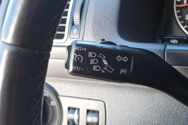 VOLKSWAGEN TOURAN 1.6 CR TDI Comfortline [7 személy] Deep Black Pearl +Első Tulajdonostól +Stabil műszaki állapot +3X-s GARANCIA !!