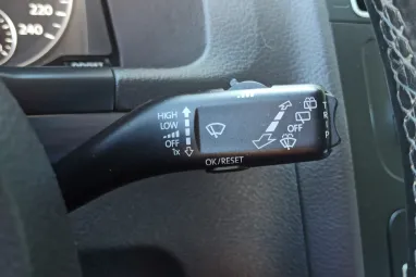 VOLKSWAGEN TOURAN 1.6 CR TDI Comfortline [7 személy] Deep Black Pearl +Első Tulajdonostól +Stabil műszaki állapot +3X-s GARANCIA !!