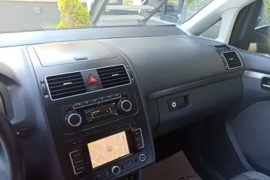 VOLKSWAGEN TOURAN 1.6 CR TDI Comfortline [7 személy] Deep Black Pearl +Első Tulajdonostól +Stabil műszaki állapot +3X-s GARANCIA !!