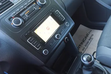 VOLKSWAGEN TOURAN 1.6 CR TDI Comfortline [7 személy] Deep Black Pearl +Első Tulajdonostól +Stabil műszaki állapot +3X-s GARANCIA !!