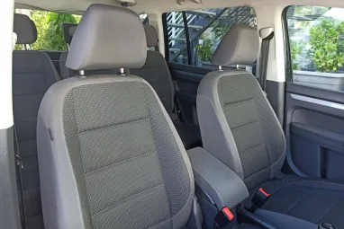 VOLKSWAGEN TOURAN 1.6 CR TDI Comfortline [7 személy] Deep Black Pearl +Első Tulajdonostól +Stabil műszaki állapot +3X-s GARANCIA !!