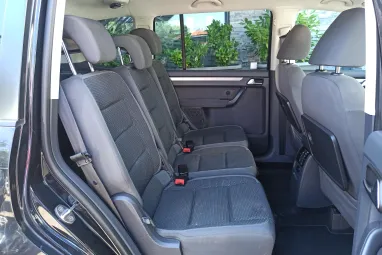 VOLKSWAGEN TOURAN 1.6 CR TDI Comfortline [7 személy] Deep Black Pearl +Első Tulajdonostól +Stabil műszaki állapot +3X-s GARANCIA !!