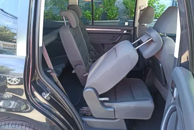 VOLKSWAGEN TOURAN 1.6 CR TDI Comfortline [7 személy] Deep Black Pearl +Első Tulajdonostól +Stabil műszaki állapot +3X-s GARANCIA !!