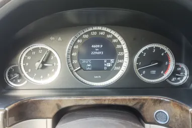 MERCEDES-BENZ E 350 CDI 4Matic BlueEFFICIENCY Avantgarde (Automata) Cuprit Brown Metallic +Eredeti Magyar Autó +Friss szerviz +3X-s GARANCIA !!