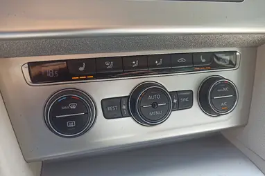 VOLKSWAGEN PASSAT VIII 2.0 TDI BMT SCR Comfortline DSG Deep Black Pearl +Eredeti Magyar Autó +Vezérlés csere +3X-s GARANCIA !!