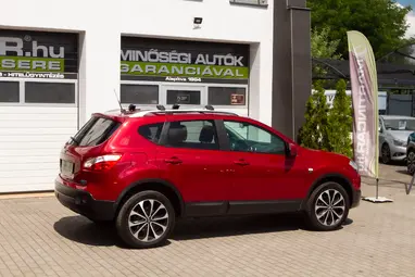 NISSAN QASHQAI 1.6 dCi Acenta Prémium +Magnetic Red +Első Tulajdonostól +Panoráma +3X-s GARANCIA !!