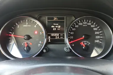 NISSAN QASHQAI 1.6 dCi Acenta Prémium +Magnetic Red +Első Tulajdonostól +Panoráma +3X-s GARANCIA !!