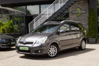 TOYOTA COROLLA VERSO 2.2 D-4D Linea Sol CSAK 144E. km !! Magnetic Gray +Igényes állapot +Keveset futott +3X-s GARANCIA !!