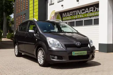 TOYOTA COROLLA VERSO 2.2 D-4D Linea Sol CSAK 144E. km !! Magnetic Gray +Igényes állapot +Keveset futott +3X-s GARANCIA !!