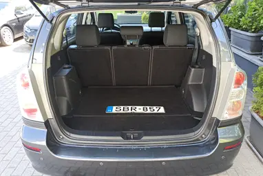 TOYOTA COROLLA VERSO 2.2 D-4D Linea Sol CSAK 144E. km !! Magnetic Gray +Igényes állapot +Keveset futott +3X-s GARANCIA !!