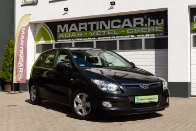 HYUNDAI I30 1.4 DOHC Comfort Stone Black +1.Tulaj +Vez.Sz.Könyv +Friss Műszaki +3X-s GARANCIA !!