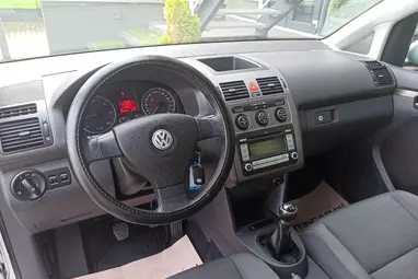 VOLKSWAGEN TOURAN 1.9 PD TDi Conceptline Reflex Silver +1 Tulaj +Vezérlés csere + Full vez Sz.Könyv +3X-s GARANCIA !!