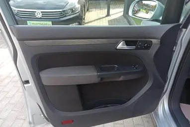 VOLKSWAGEN TOURAN 1.9 PD TDi Conceptline Reflex Silver +1 Tulaj +Vezérlés csere + Full vez Sz.Könyv +3X-s GARANCIA !!