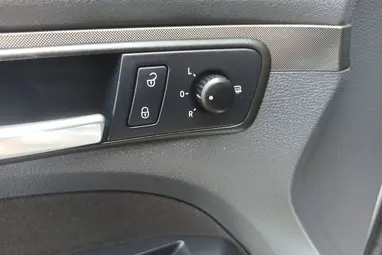 VOLKSWAGEN TOURAN 1.9 PD TDi Conceptline Reflex Silver +1 Tulaj +Vezérlés csere + Full vez Sz.Könyv +3X-s GARANCIA !!