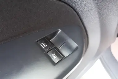 VOLKSWAGEN TOURAN 1.9 PD TDi Conceptline Reflex Silver +1 Tulaj +Vezérlés csere + Full vez Sz.Könyv +3X-s GARANCIA !!