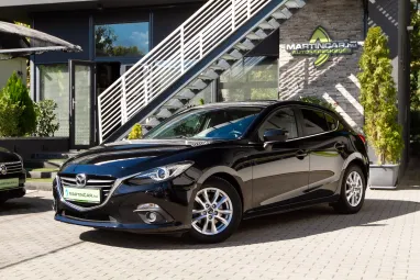 MAZDA 3 Sport 2.0 Attraction Jet Black Metallic +Igényes állapot +Keveset futott +3X-s GARANCIA !!